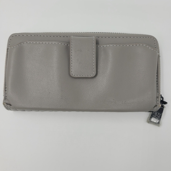 Badgley Mischka‎ Logo Continental Quilted Wallet - Picture 2 of 8